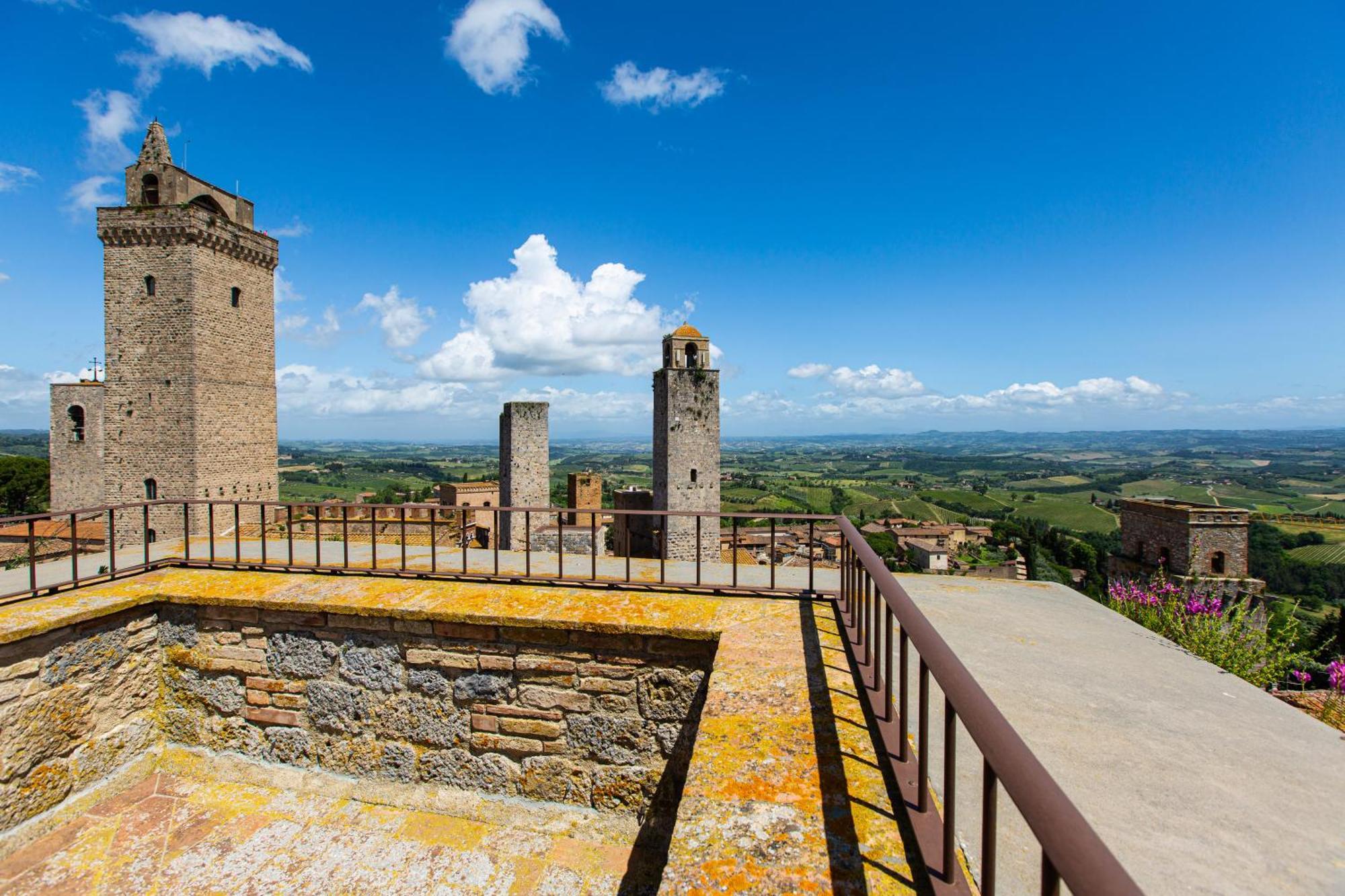 The Artists' Tower - Amazing View From The Tower Leilighet San Gimignano Eksteriør bilde