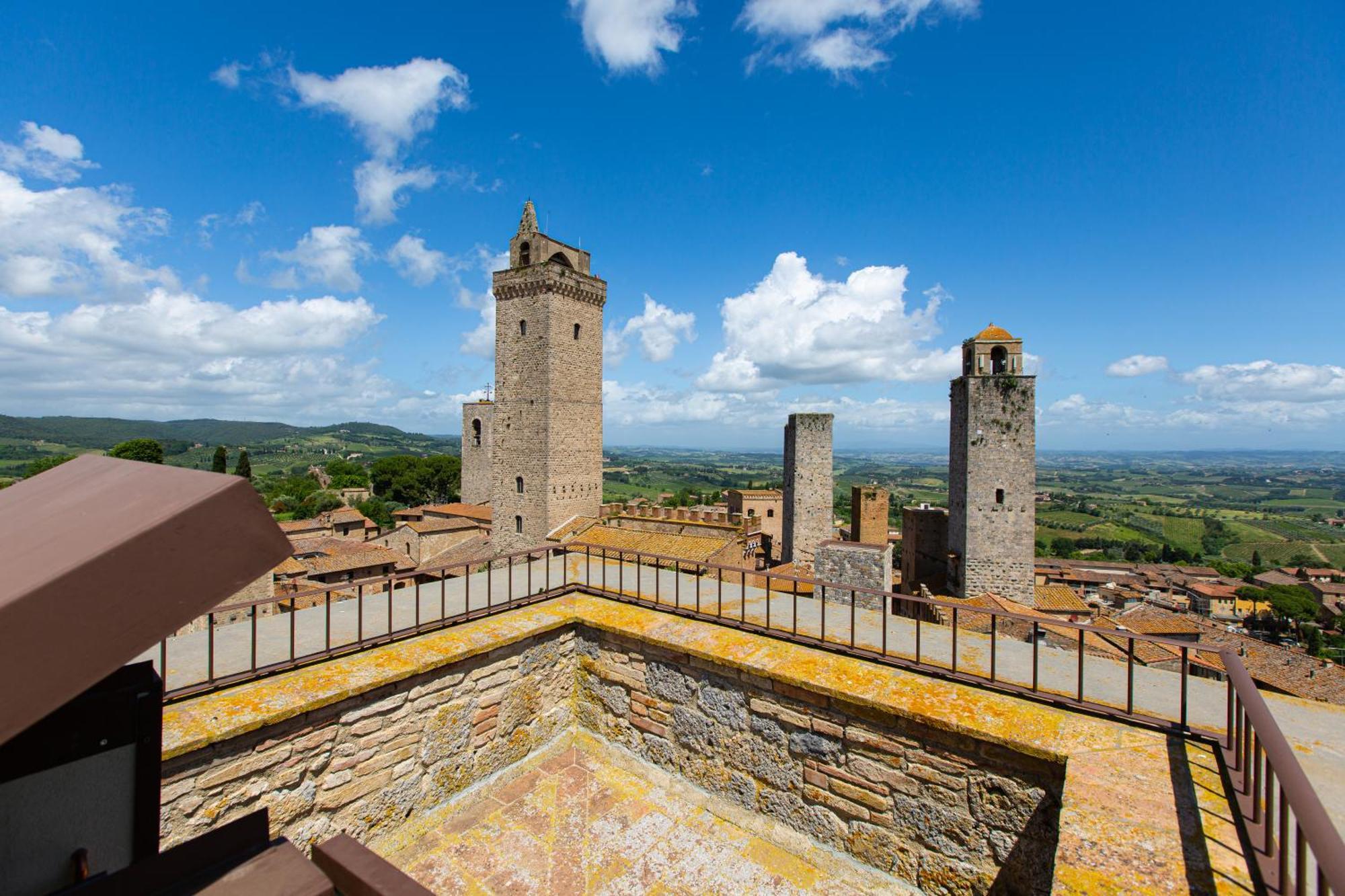The Artists' Tower - Amazing View From The Tower Leilighet San Gimignano Eksteriør bilde