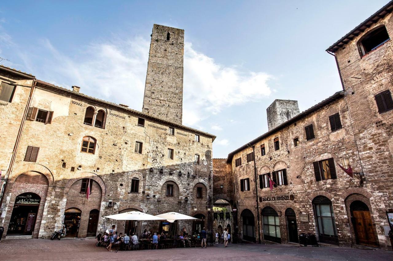 The Artists' Tower - Amazing View From The Tower Leilighet San Gimignano Eksteriør bilde
